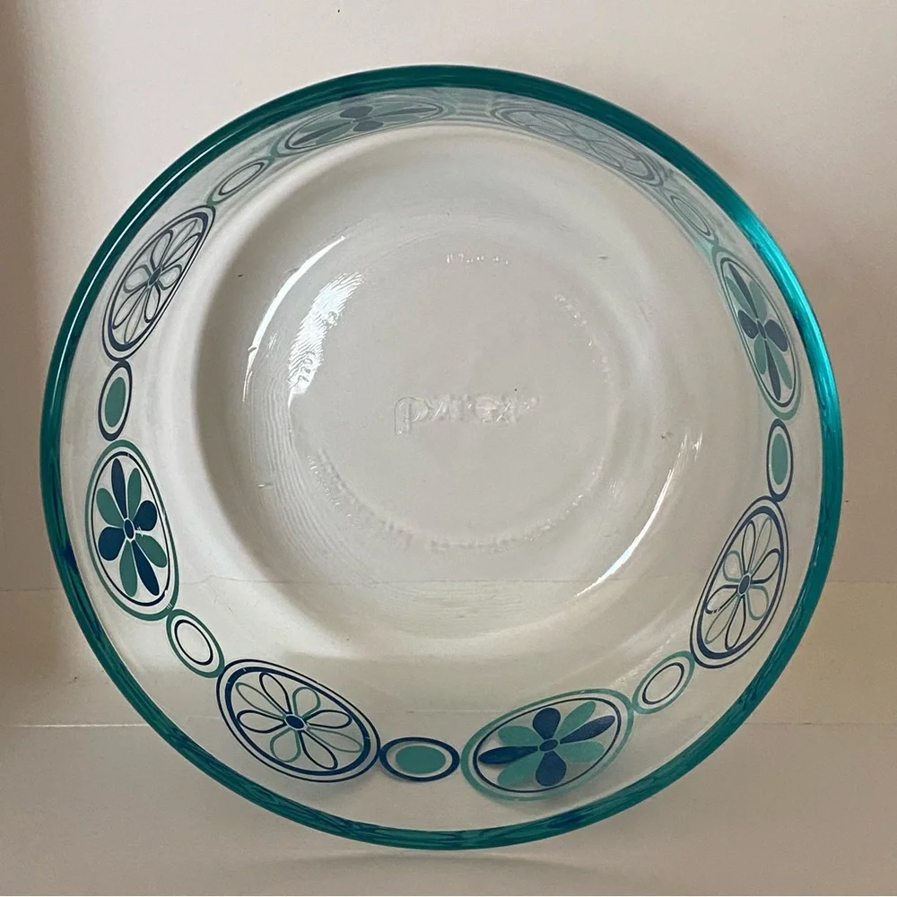 Pyrex vintage “pinwheel”
